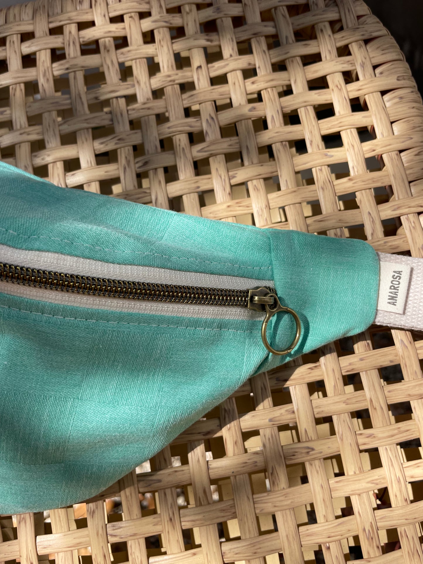 Banane à carreaux turquoise
