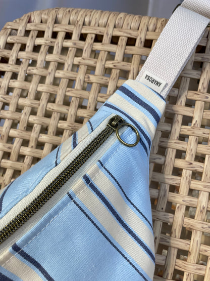 Banane rayée bleue